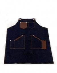 Ποδιά τζιν με χιαστί δέσιμο και λεπτομέρειες από δερματίνη